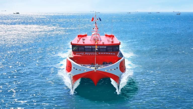 phu-quoc-express-co-suc-chua-lon